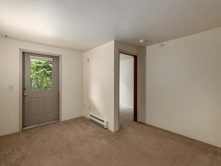 Cedar Apartments — Photo 2