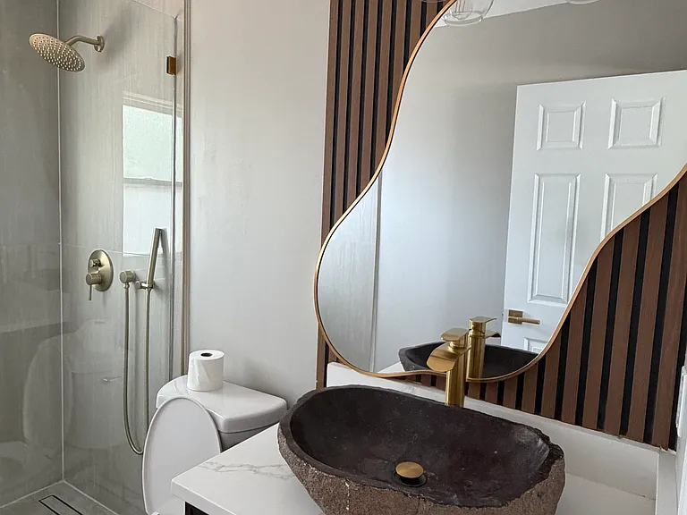 1733 Gladys St — Photo 18