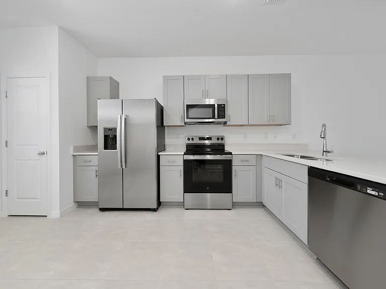 2916 Skyline Loop — Photo 3