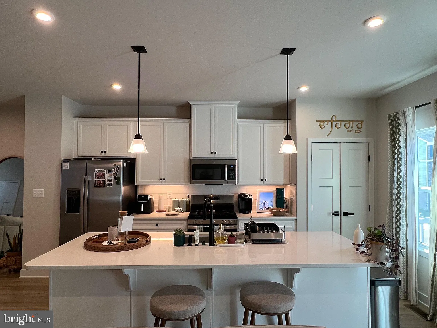 4 bed, 3.5 bath, 1440 sqft, $3,200 — Photo 4