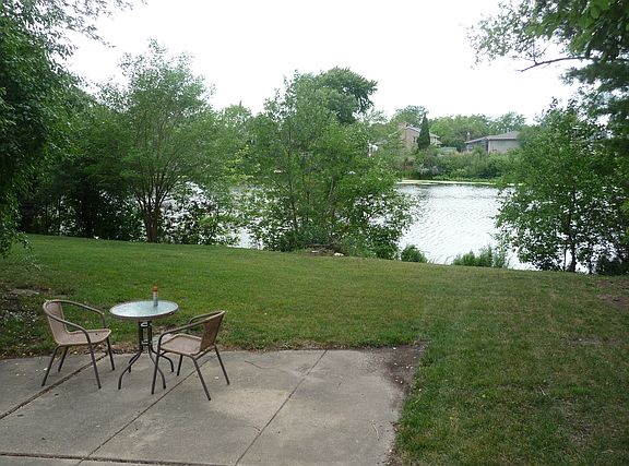 4th image of 22512 Lakeshore Dr
