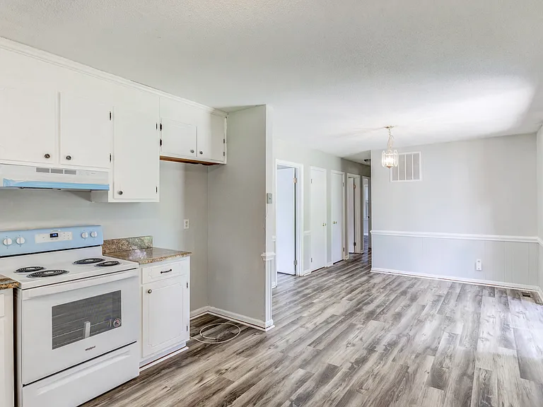 4505 Castlebar Dr — Photo 12