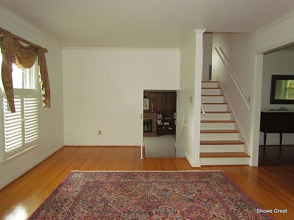 5th image of 432 McGeorge Dr
