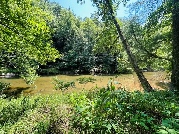 Chestnut Oak Ln, Dugspur, VA 24325