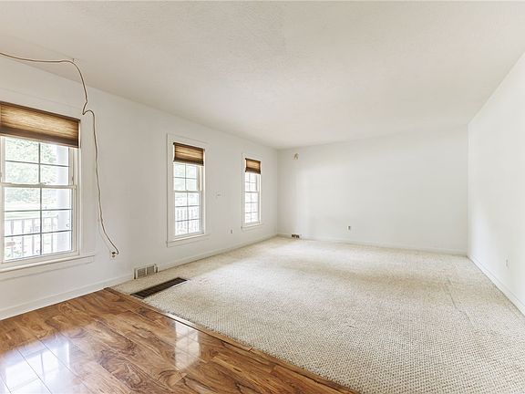 5th image of 1808 Elm St