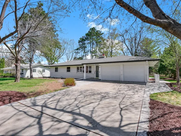 220 Rice Creek Ter NE, Fridley, MN 55432