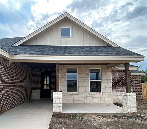 3rd image of 190 Newhouse Dr