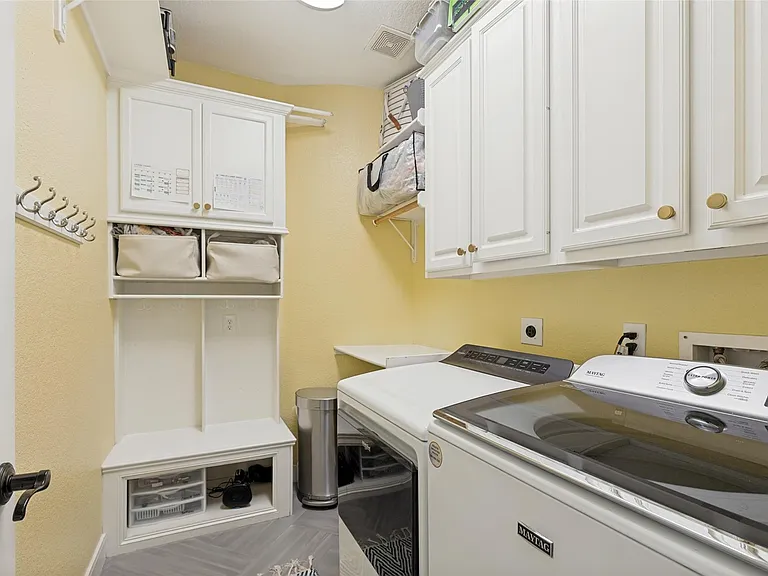 6011 Shady Alcove Ct — Photo 26