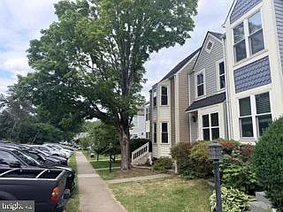 7315 Castleberg Ct — Photo 38