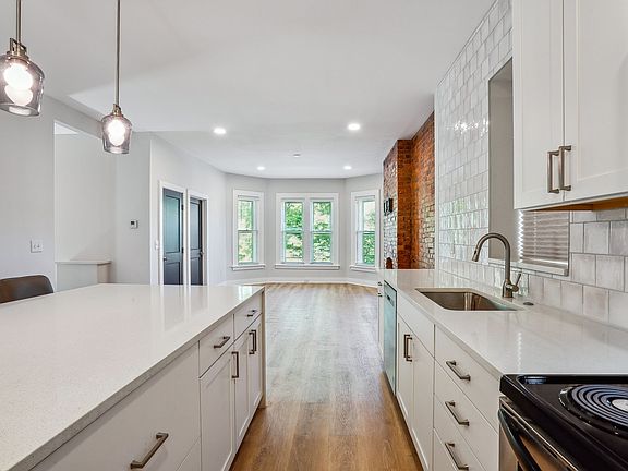 5th image of 1386 1/2 Neil Ave #1/2