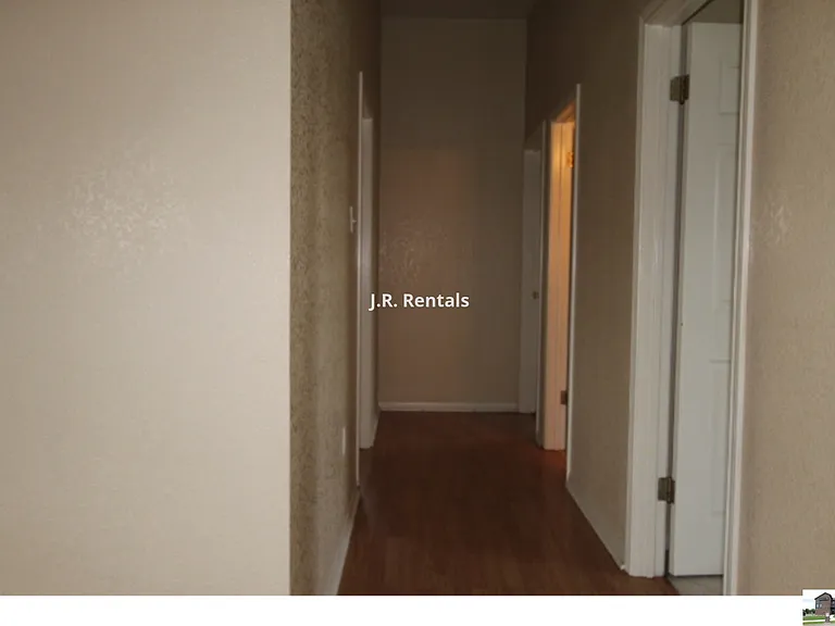 1506 Creek St — Photo 105