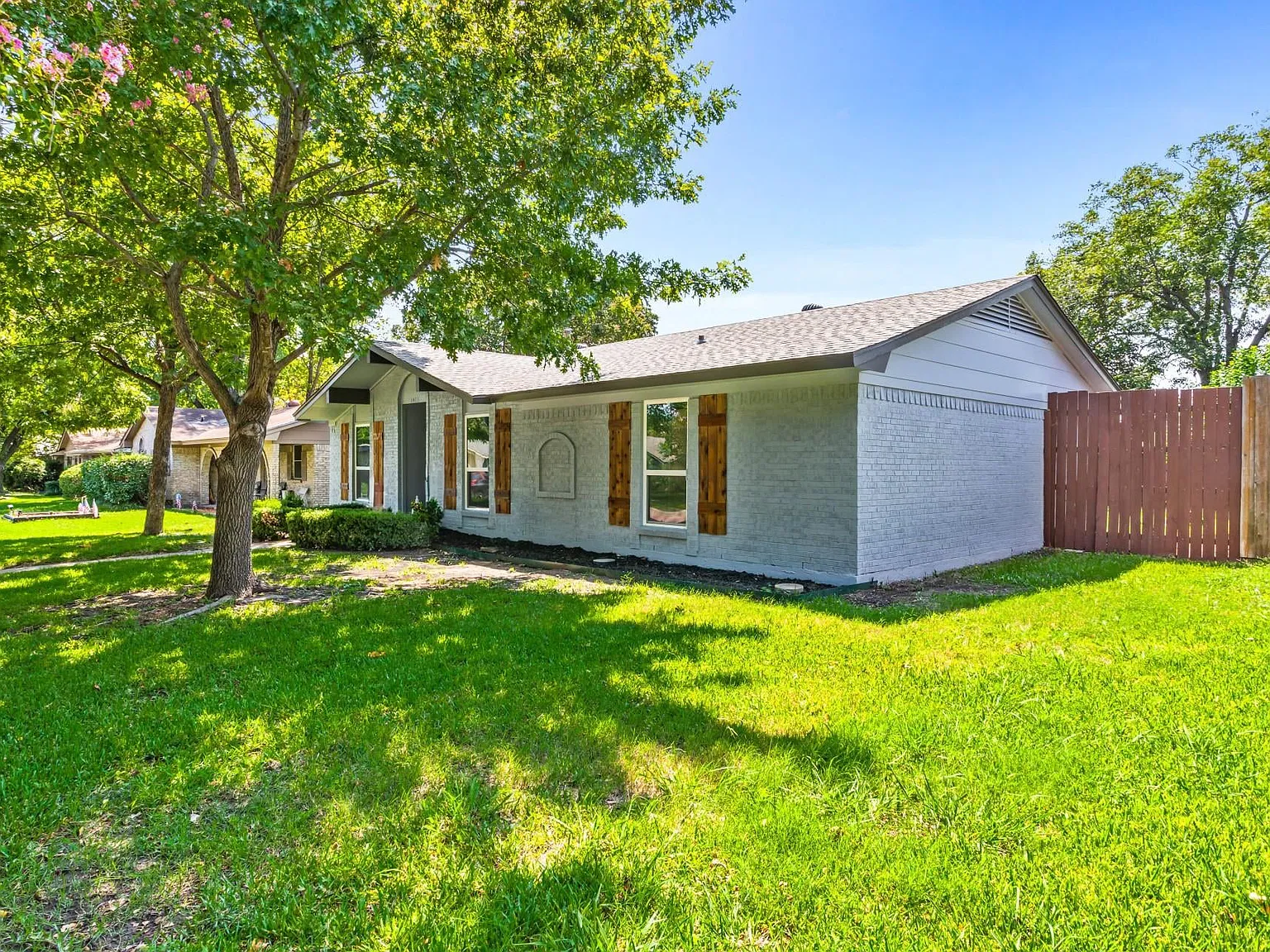 4 bed, 1468 sqft, $2,300 — Photo 2