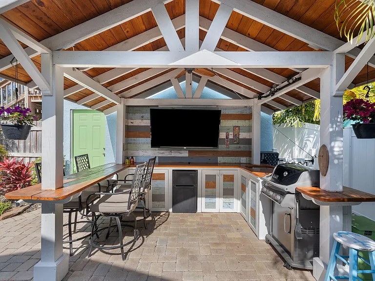 633 Virginia Dr — Photo 39