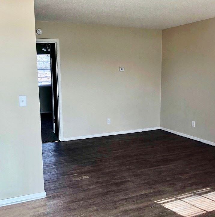 C Peartree Apartments 2404 N Reeves Ave Oklahoma City OK Zillow