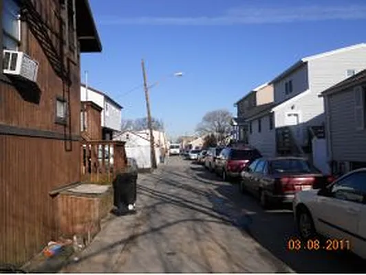 Sold by Peerless Properties Corp | media 10