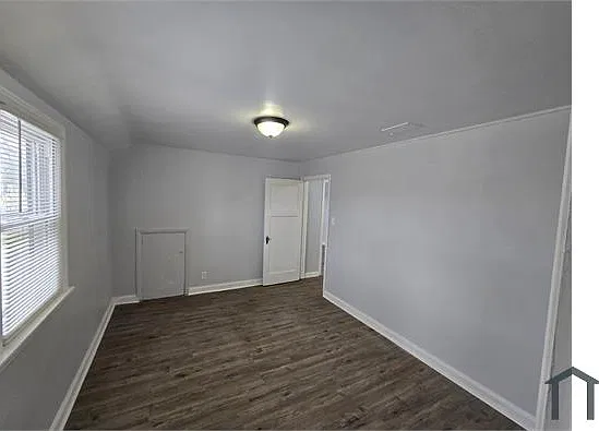 2 bed, $1,050 — Photo 1