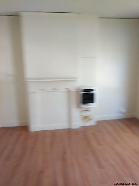 2nd image of 598 LIVINGSTON Avenue