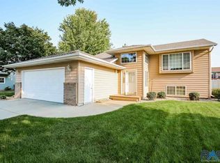 104 E Thad St, Brandon, SD 57005