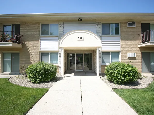 550 Chase Dr APT 11, Clarendon Hills, IL 60514