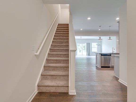 3rd image of 74 Pale Moss Dr