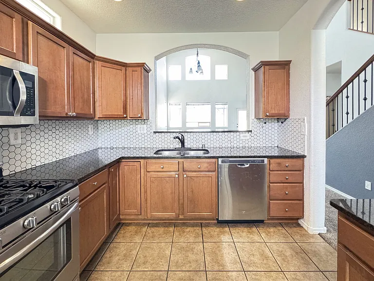 2036 Violeta Way SE — Photo 9