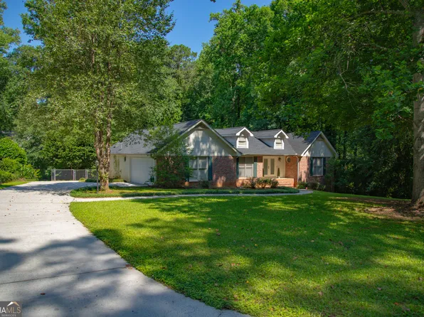 30 Laurelwood Cir, Griffin, GA 30224