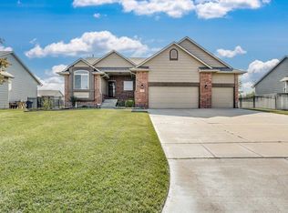 2413 N Sandstone St, Andover, KS 67002