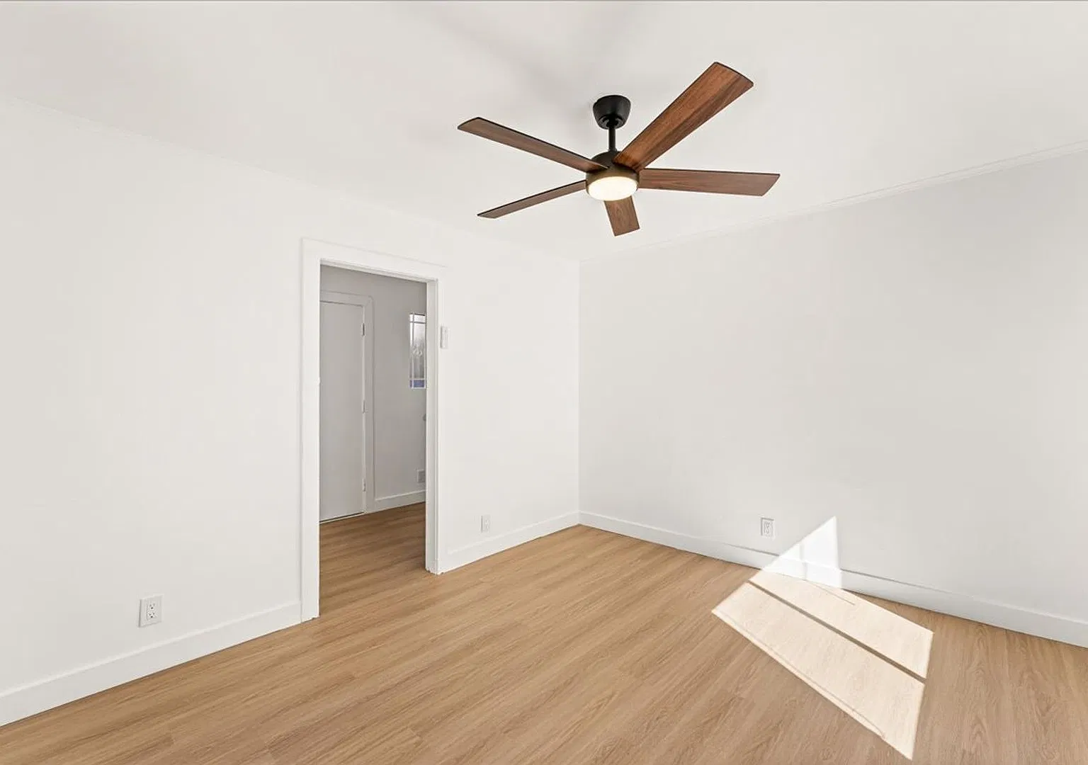 Cozy and Affordable Apartment For Rent! — Photo 2