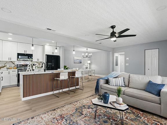 4th image of 839 MORAVON Avenue