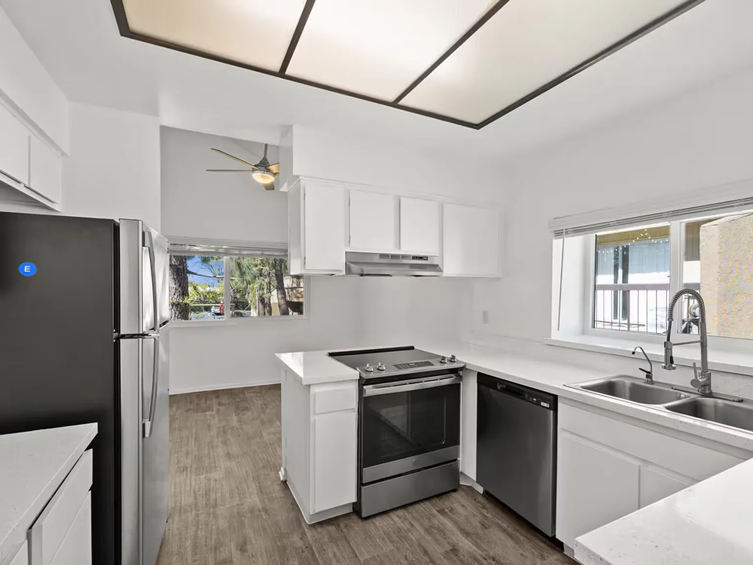 Ashwood Gardens — Photo 1