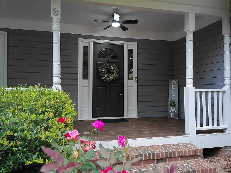 104 Exeter Ct