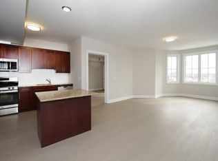 555 10th St UNIT 101, Palisades Park, NJ 07650