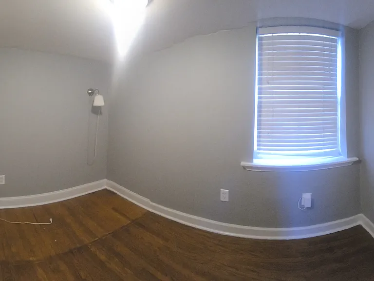 918 Waverly St — Photo 4