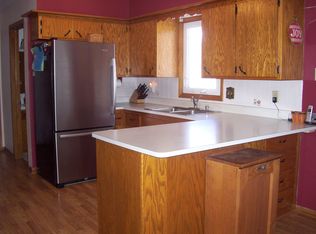 216 Oakview Dr, Slinger, WI 53086