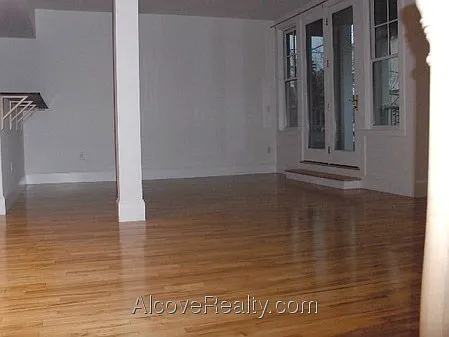 3 bed, 1.0 bath, $4,400 — Photo 4
