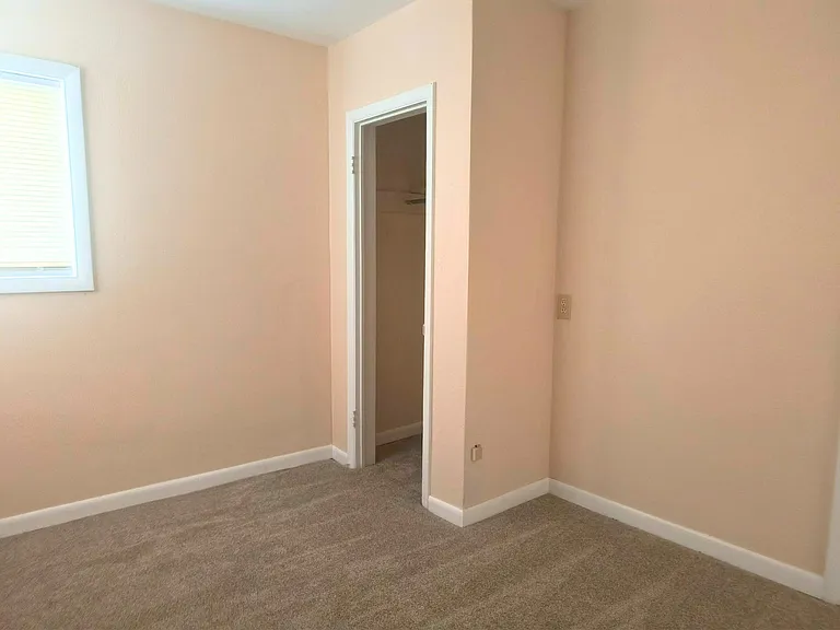 1404 Martin Ln #C — Photo 14
