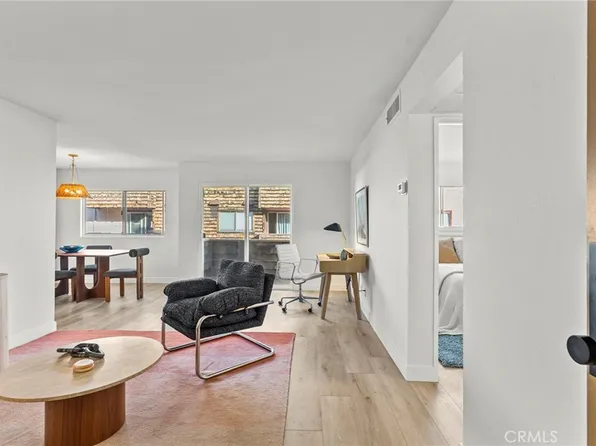 5400 Newcastle Ave APT 12, Encino, CA 91316