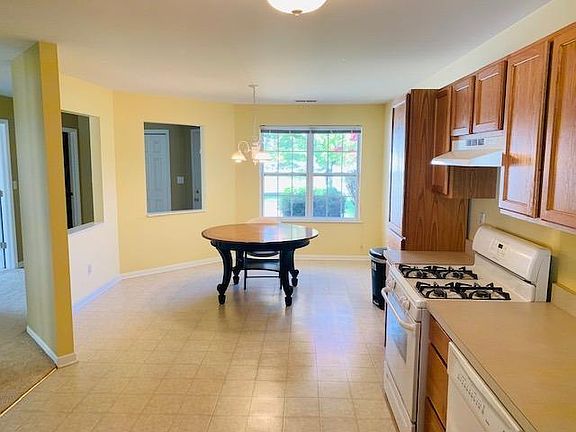 3rd image of 8414 Pierce Pl