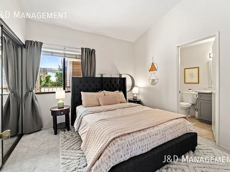 3935 32nd St #5 — Photo 11