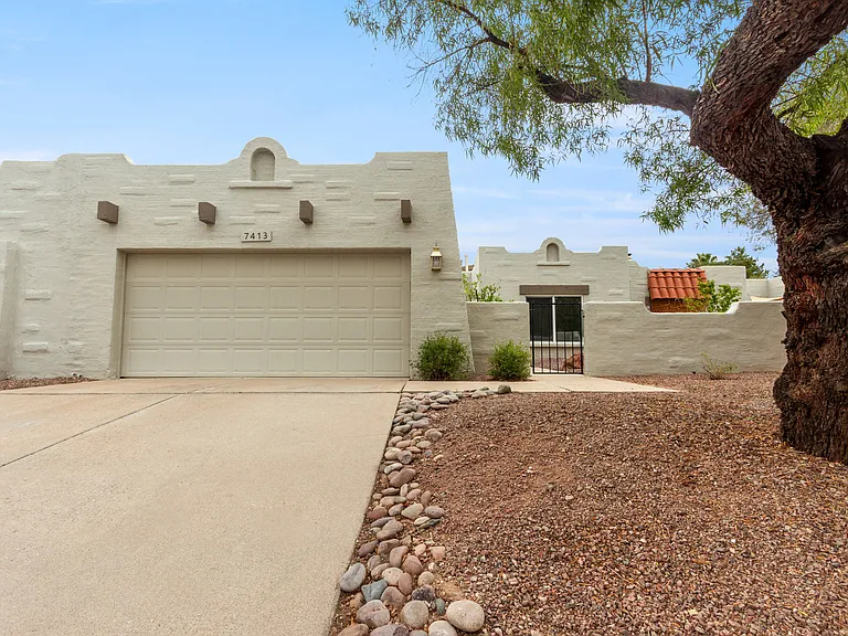 7413 E Wandering Rd — Photo 1