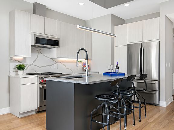 5th image of 680 N Milwaukee Ave APT 304