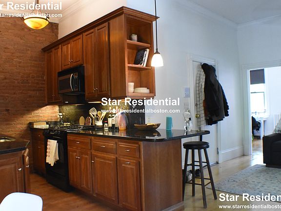 4th image of 87 Dartmouth St APT 2