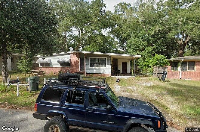 1st image of 6612 Lee St