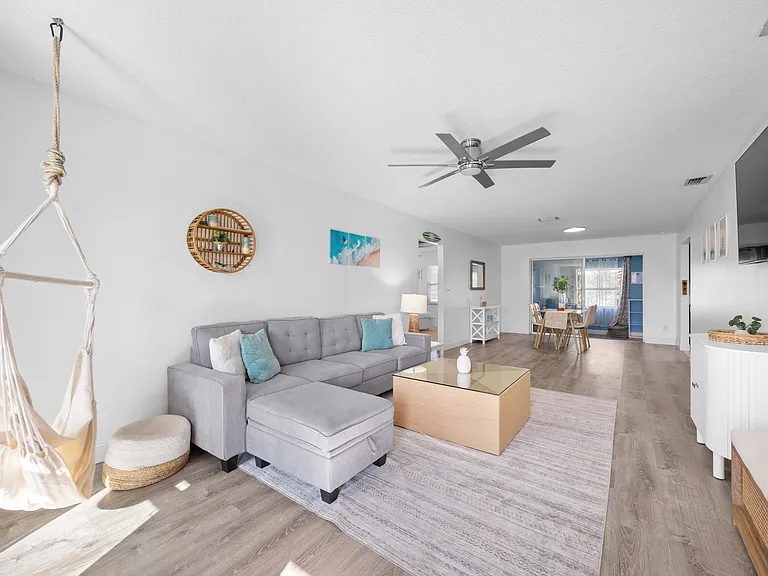 532 Roosevelt Ave #532 — Photo 8