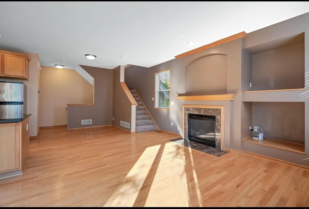 2 bed, 1340 sqft, $3,095 — Photo 4