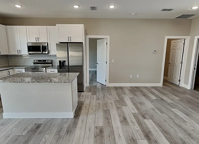 3 bed, 2.0 bath, 1251 sqft, $1,795 — Photo 4