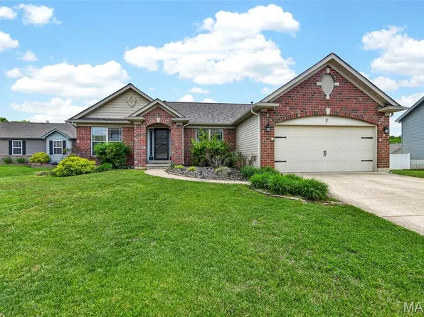 27 Millstone Lake Dr, Winfield, MO 63389