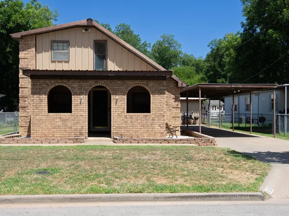 109 S Wigham St, Burkburnett, TX 76354