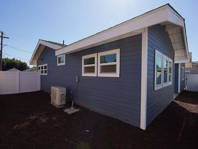 4805 Charlotte Way — Photo 57