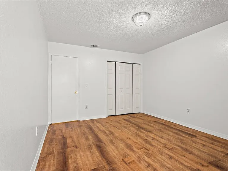 652 Saint Johns Ct #652 — Photo 23